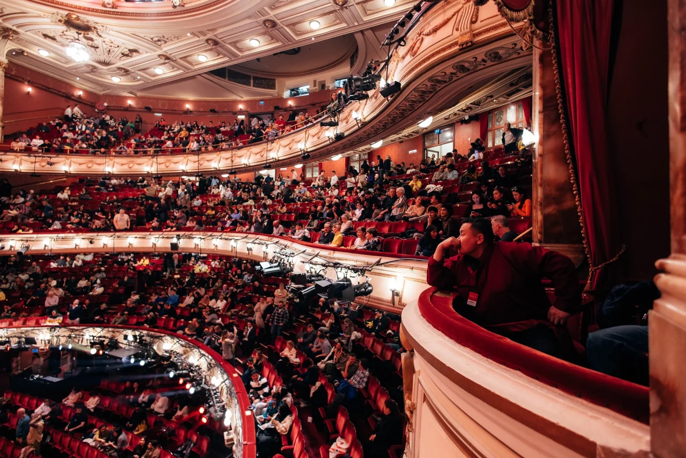 Дүүрэн танхим — London Coliseum, 2023 он.
